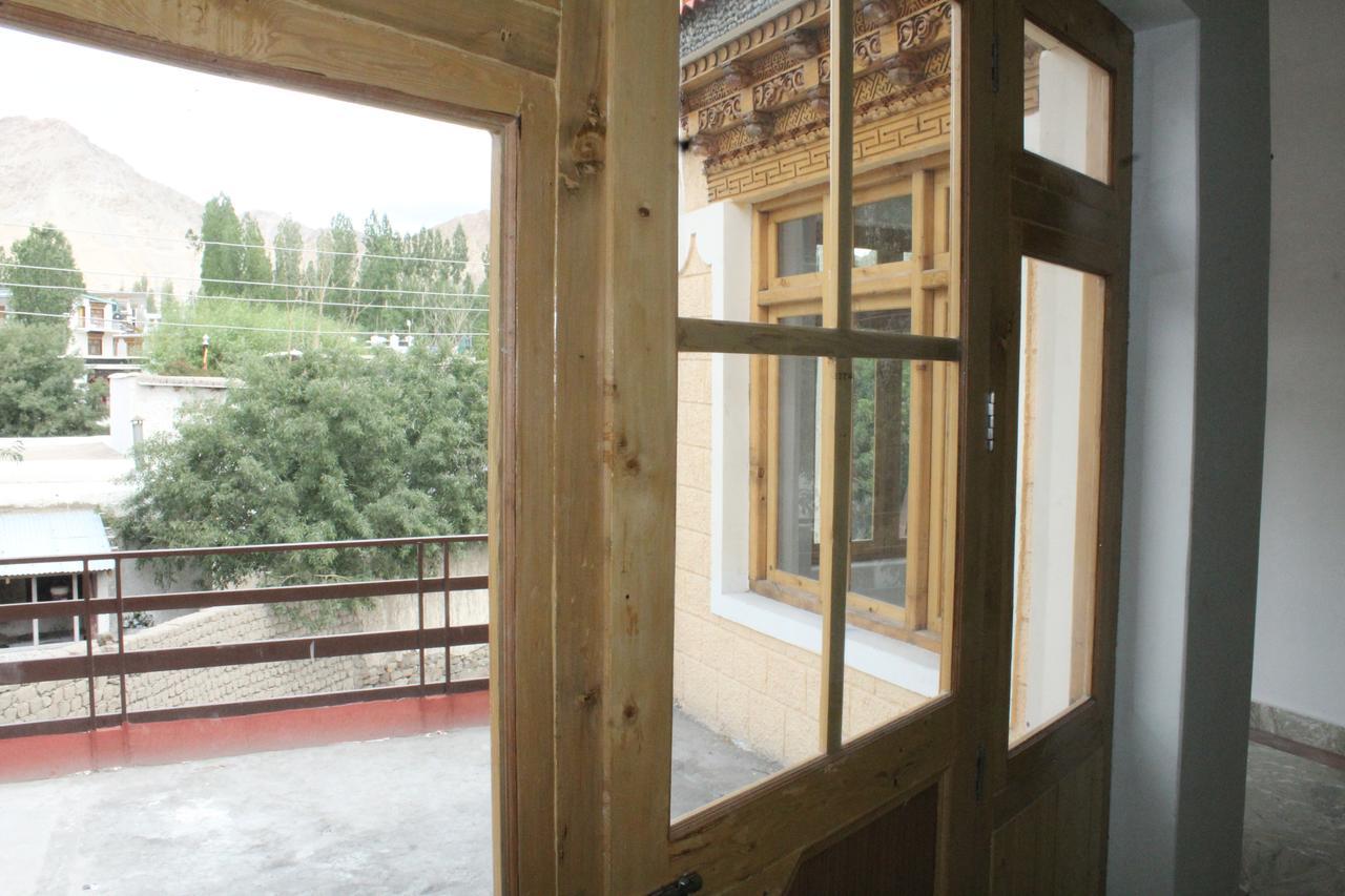Hotel Kasdar Ladakh Лех Екстер'єр фото